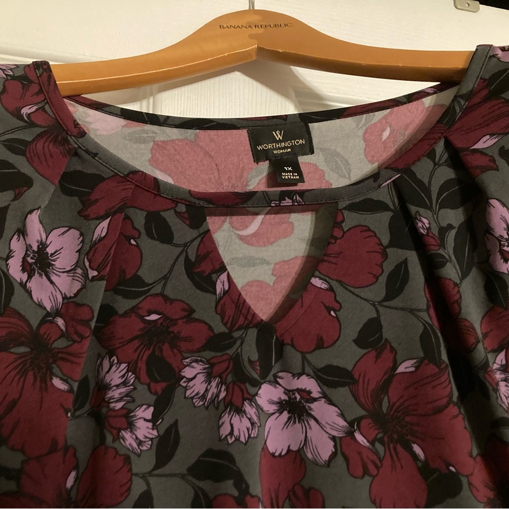 Worthington Burgundy and Gray Floral Top